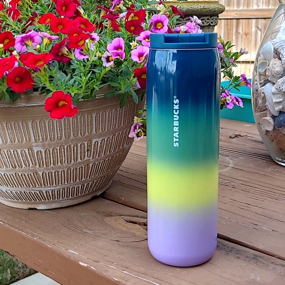 Starbucks Other - NWT Starbucks stainless steel Hombre new stock 4 hour insulated water bottle EUC